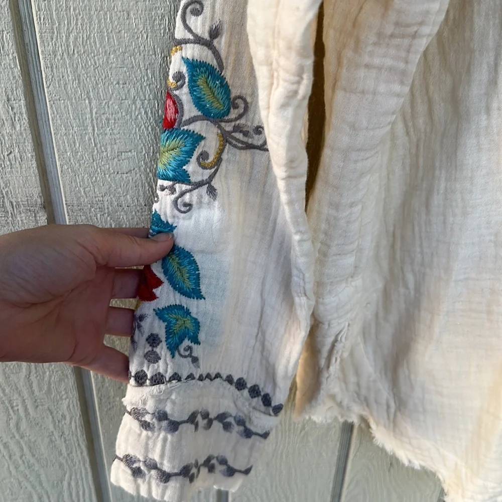 Johnny Was NWT embroidered blouse Deangelo Gauze top - Picture 5 of 9